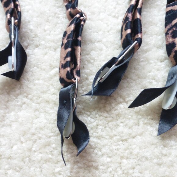 VICTORIA'S SECRET "Very Sexy" black and brown animal print sparkly garter - Picture 6 of 7